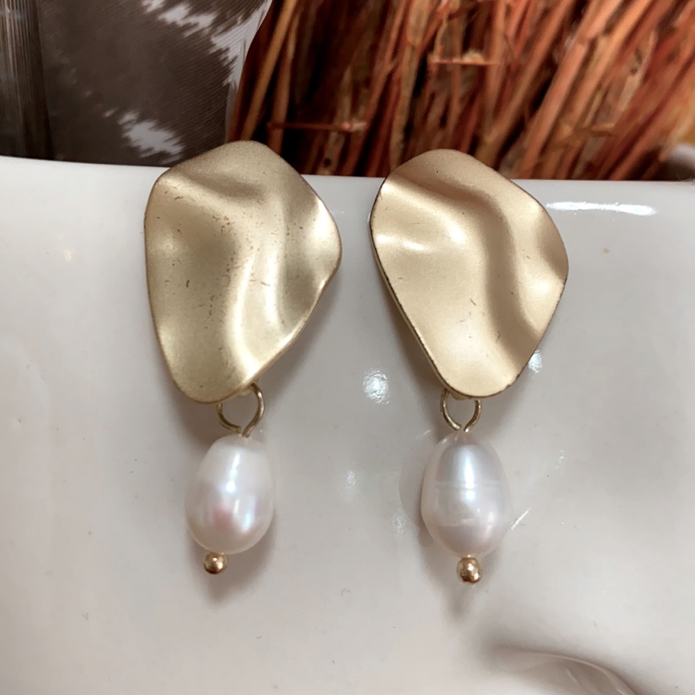 New Vintage Pearl Dangle Earrings Gold Color